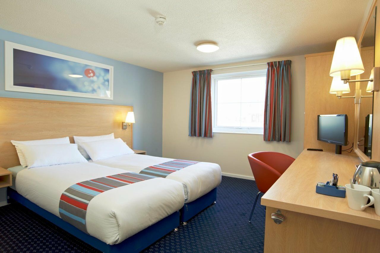 Travelodge Swansea M4 Eksteriør bilde