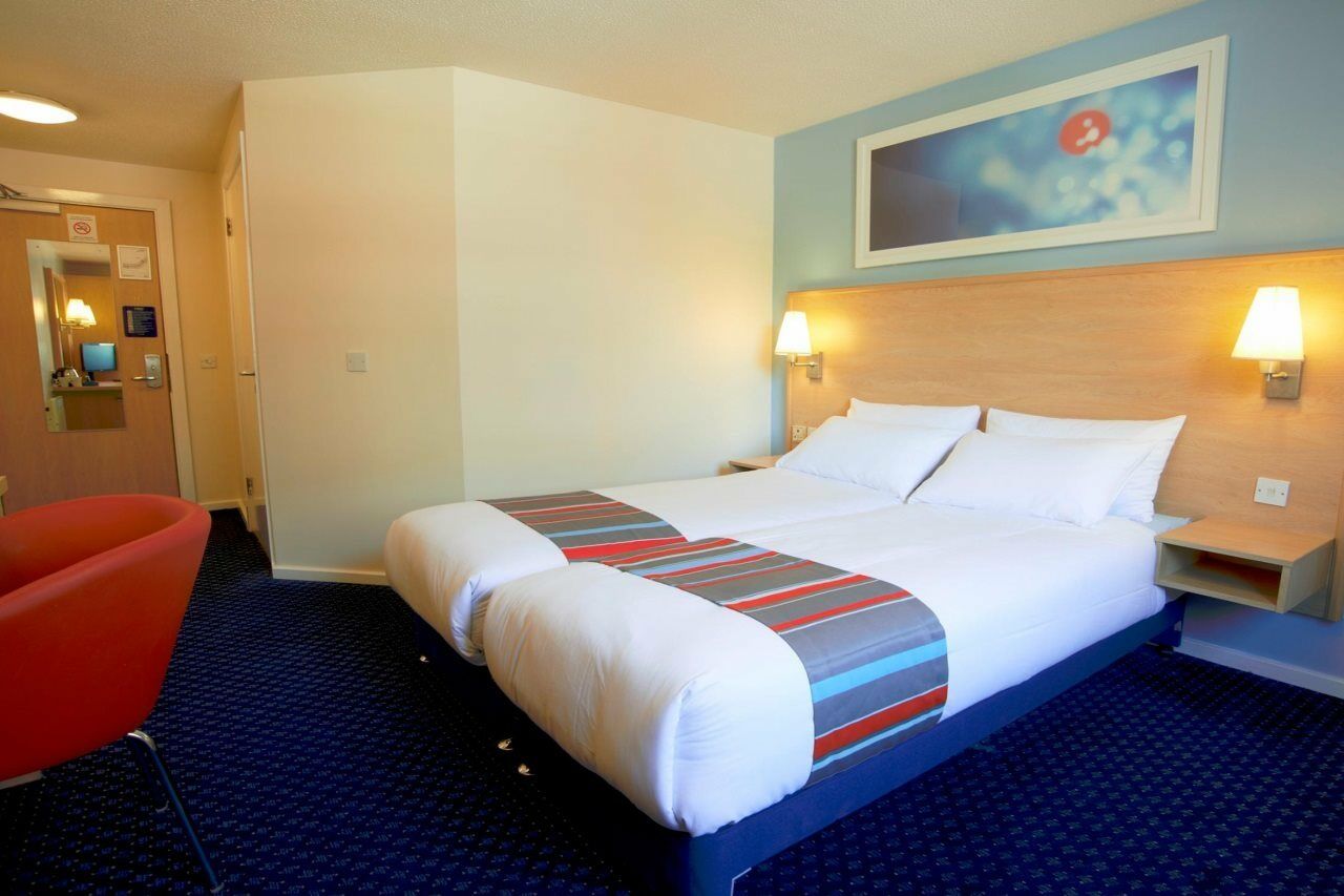 Travelodge Swansea M4 Eksteriør bilde